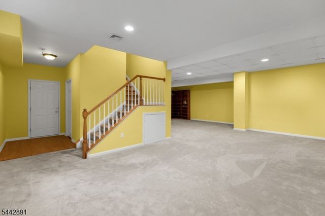16 Bedford Dr, Bernards Twp., NJ 07920