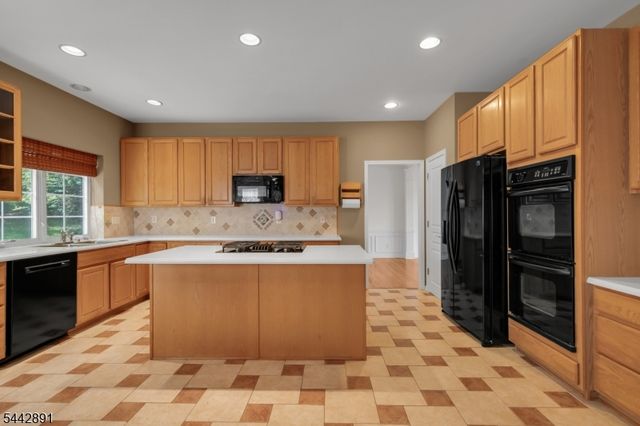 16 Bedford Dr, Bernards Twp., NJ 07920