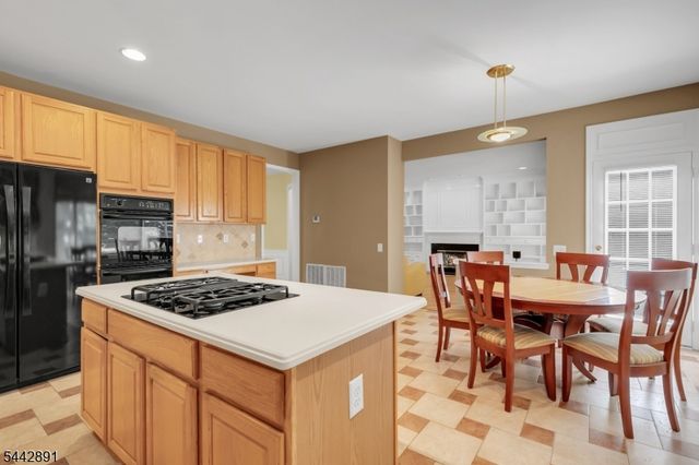 16 Bedford Dr, Bernards Twp., NJ 07920