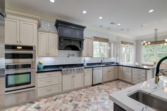 2254 Beckenham Drive, Mount Pleasant, SC 29466