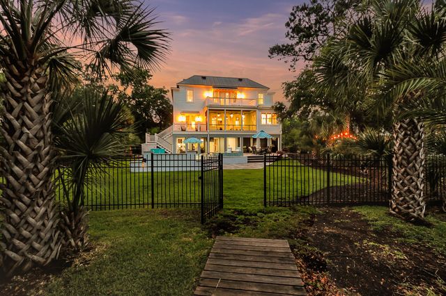 2254 Beckenham Drive, Mount Pleasant, SC 29466
