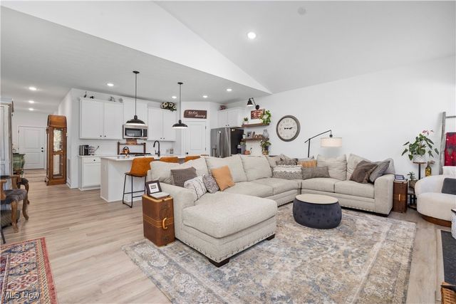 185 Harvest Way, Elyria, OH 44035