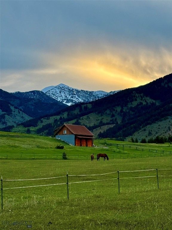 8350 Sypes Canyon Road, Bozeman, MT 59715 photo 12