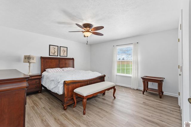 150 Lakeview Dr., Marion, KY 42064