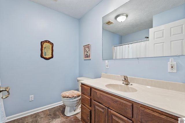 150 Lakeview Dr., Marion, KY 42064