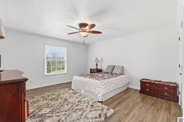 150 Lakeview Dr., Marion, KY 42064