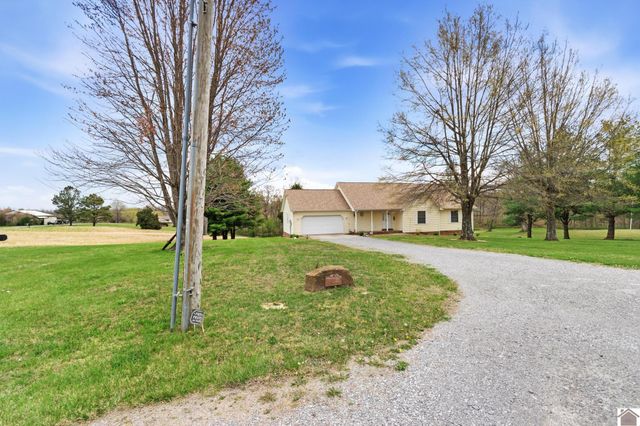 150 Lakeview Dr., Marion, KY 42064