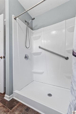 150 Lakeview Dr., Marion, KY 42064