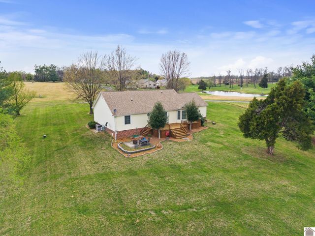 150 Lakeview Dr., Marion, KY 42064