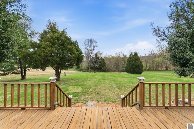 150 Lakeview Dr., Marion, KY 42064