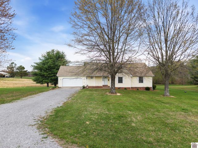 150 Lakeview Dr., Marion, KY 42064