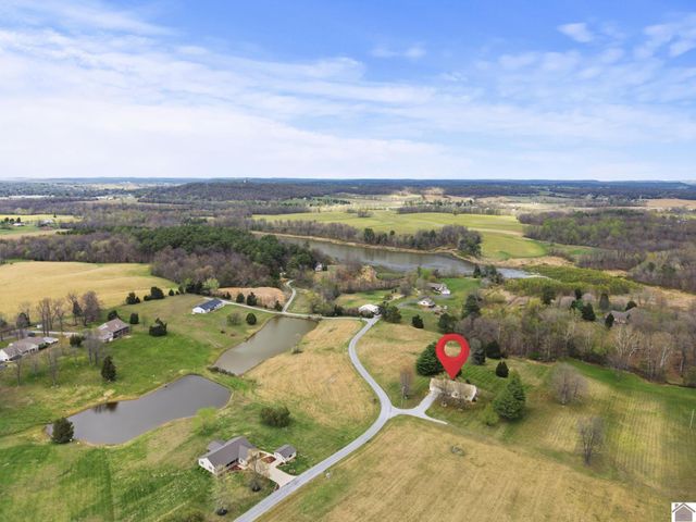 150 Lakeview Dr., Marion, KY 42064