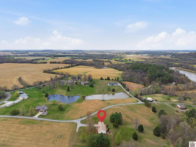 150 Lakeview Dr., Marion, KY 42064