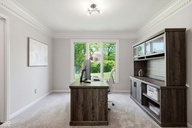 700 Round Court, Zionsville, IN 46077