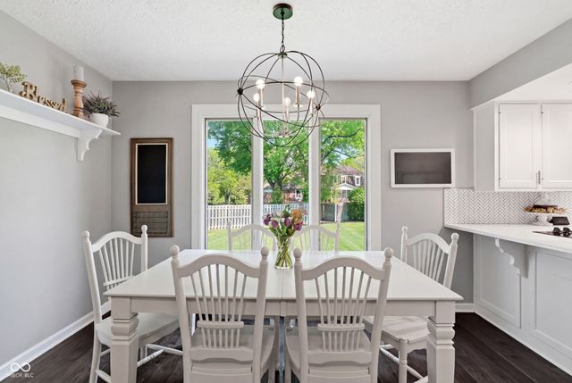 700 Round Court, Zionsville, IN 46077