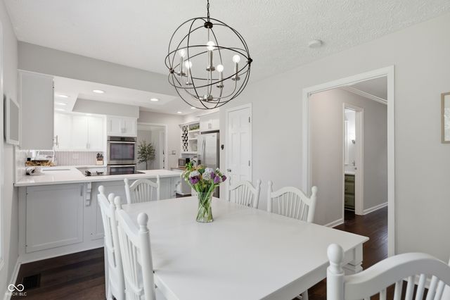 700 Round Court, Zionsville, IN 46077