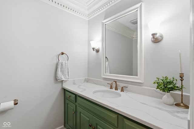 700 Round Court, Zionsville, IN 46077