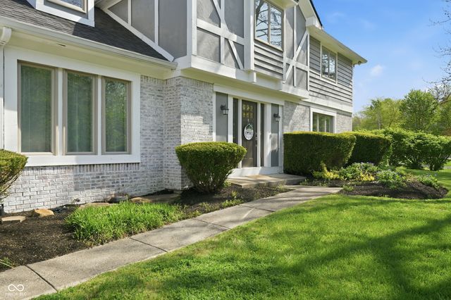 700 Round Court, Zionsville, IN 46077