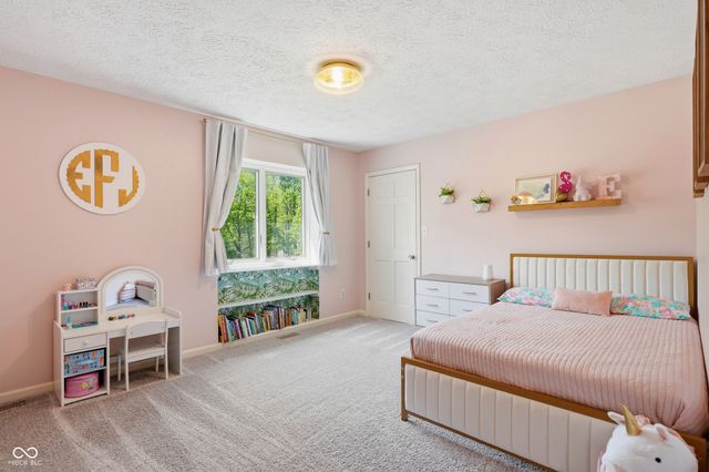700 Round Court, Zionsville, IN 46077
