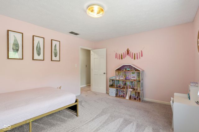 700 Round Court, Zionsville, IN 46077