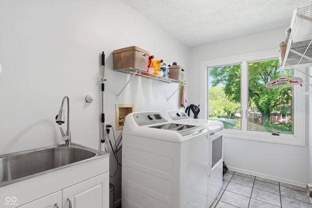 700 Round Court, Zionsville, IN 46077