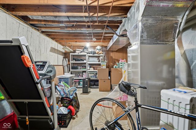 700 Round Court, Zionsville, IN 46077