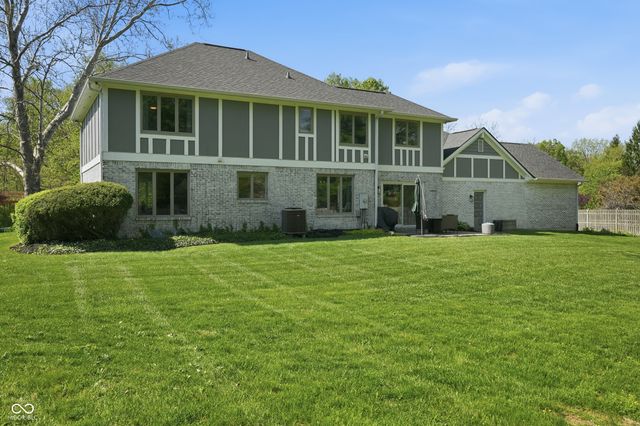 700 Round Court, Zionsville, IN 46077