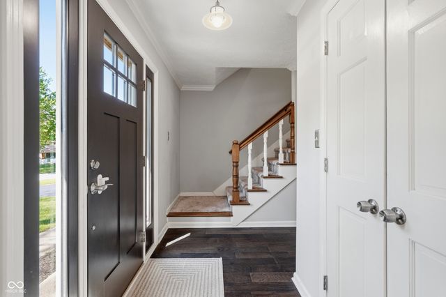 700 Round Court, Zionsville, IN 46077