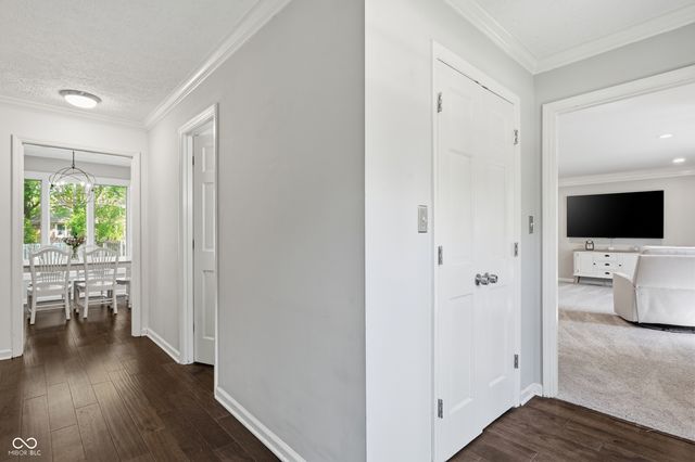 700 Round Court, Zionsville, IN 46077