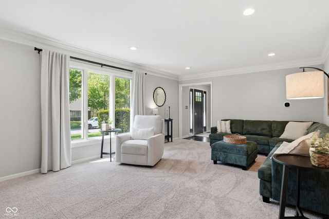 700 Round Court, Zionsville, IN 46077