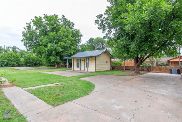 503 S CENTRAL Avenue, Knox City, TX 79529