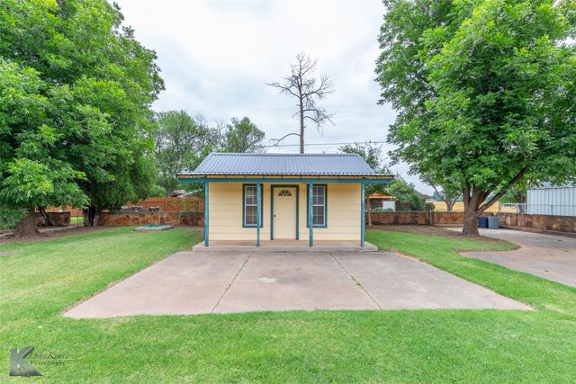 503 S CENTRAL Avenue, Knox City, TX 79529