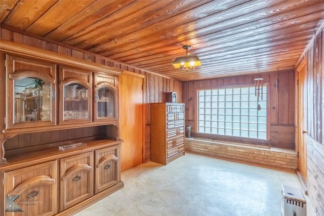 503 S CENTRAL Avenue, Knox City, TX 79529