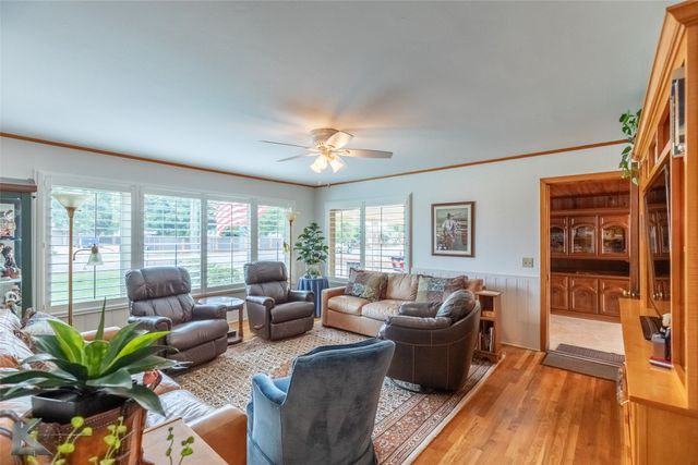 503 S CENTRAL Avenue, Knox City, TX 79529