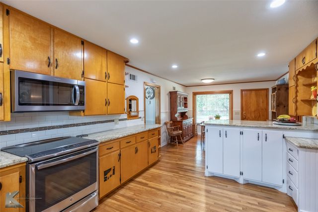 503 S CENTRAL Avenue, Knox City, TX 79529