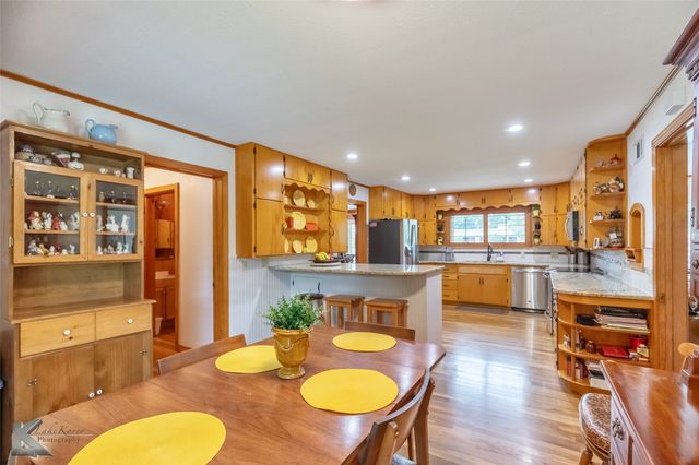 503 S CENTRAL Avenue, Knox City, TX 79529