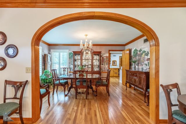 503 S CENTRAL Avenue, Knox City, TX 79529