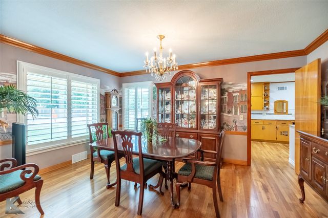 503 S CENTRAL Avenue, Knox City, TX 79529