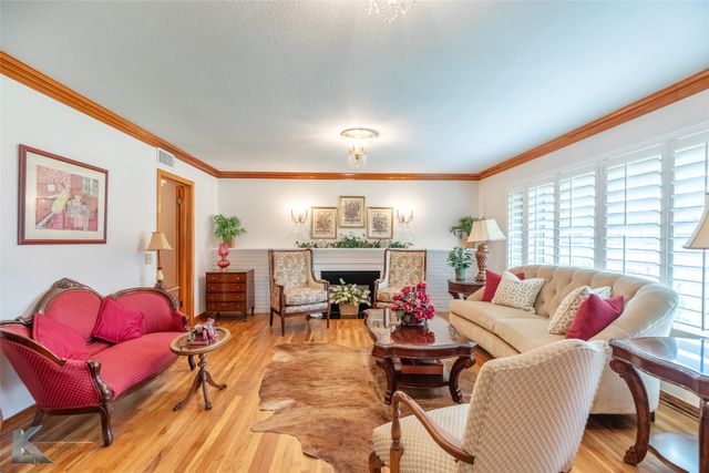 503 S CENTRAL Avenue, Knox City, TX 79529