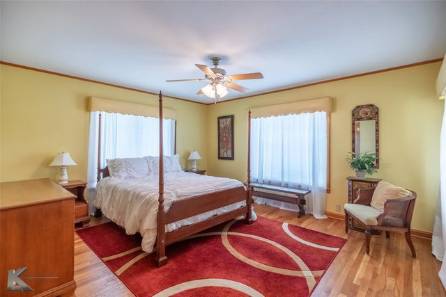 503 S CENTRAL Avenue, Knox City, TX 79529