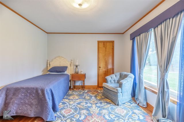 503 S CENTRAL Avenue, Knox City, TX 79529