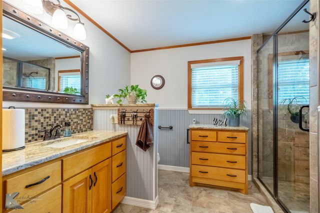 503 S CENTRAL Avenue, Knox City, TX 79529