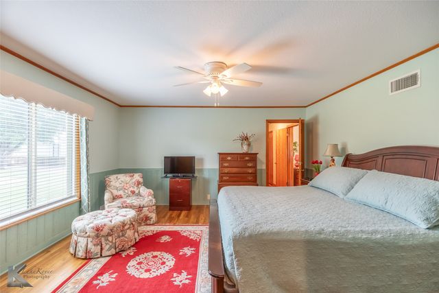 503 S CENTRAL Avenue, Knox City, TX 79529