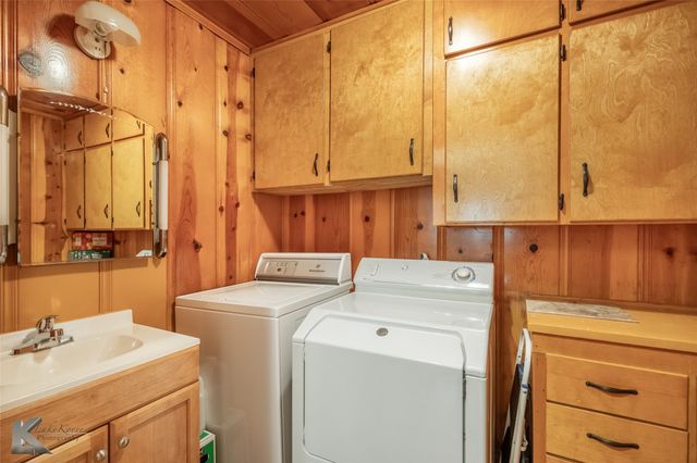 503 S CENTRAL Avenue, Knox City, TX 79529