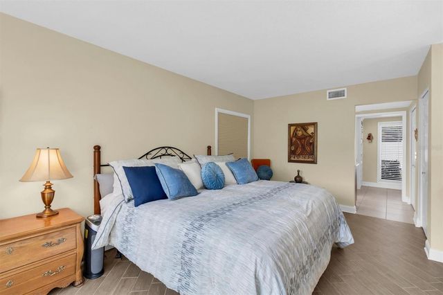 8101 BARDMOOR PLACE 104H, Seminole, FL 33777