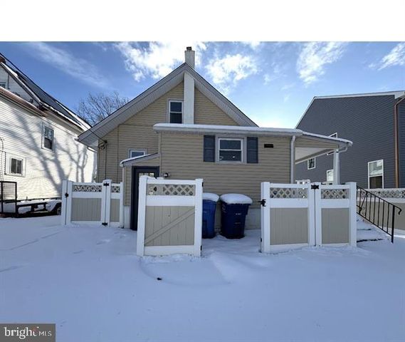 405 ELM AVE, Riverton, NJ 08077