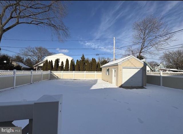 405 ELM AVE, Riverton, NJ 08077