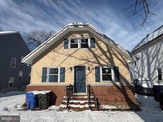 405 ELM AVE, Riverton, NJ 08077