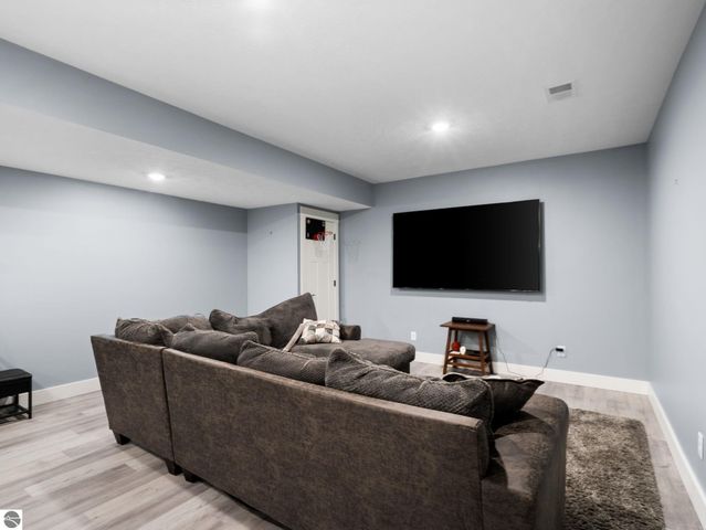 1215 Santo Street, Traverse City, MI 49686