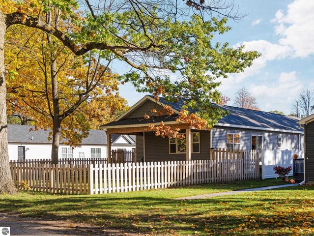 1215 Santo Street, Traverse City, MI 49686